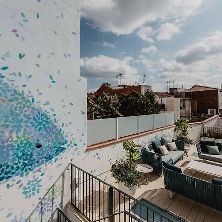 Petit Luxe Volta Bed & Breakfast Terrassa Bagian luar foto