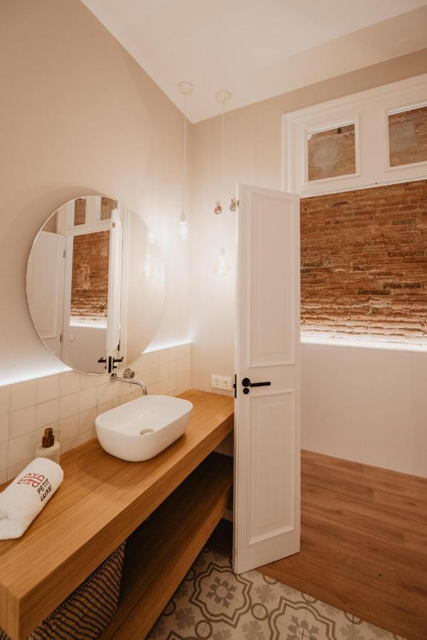 Petit Luxe Volta Bed & Breakfast Terrassa Bagian luar foto