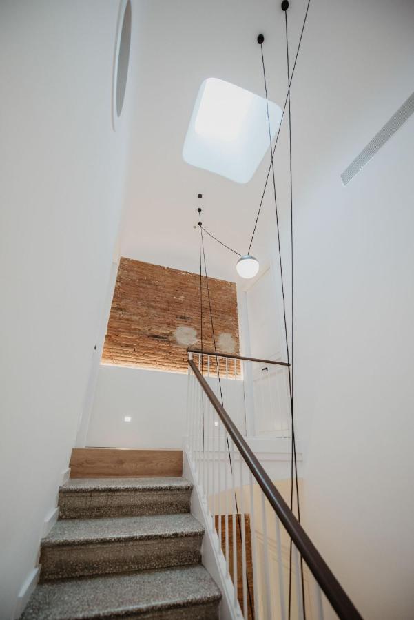 Petit Luxe Volta Bed & Breakfast Terrassa Bagian luar foto