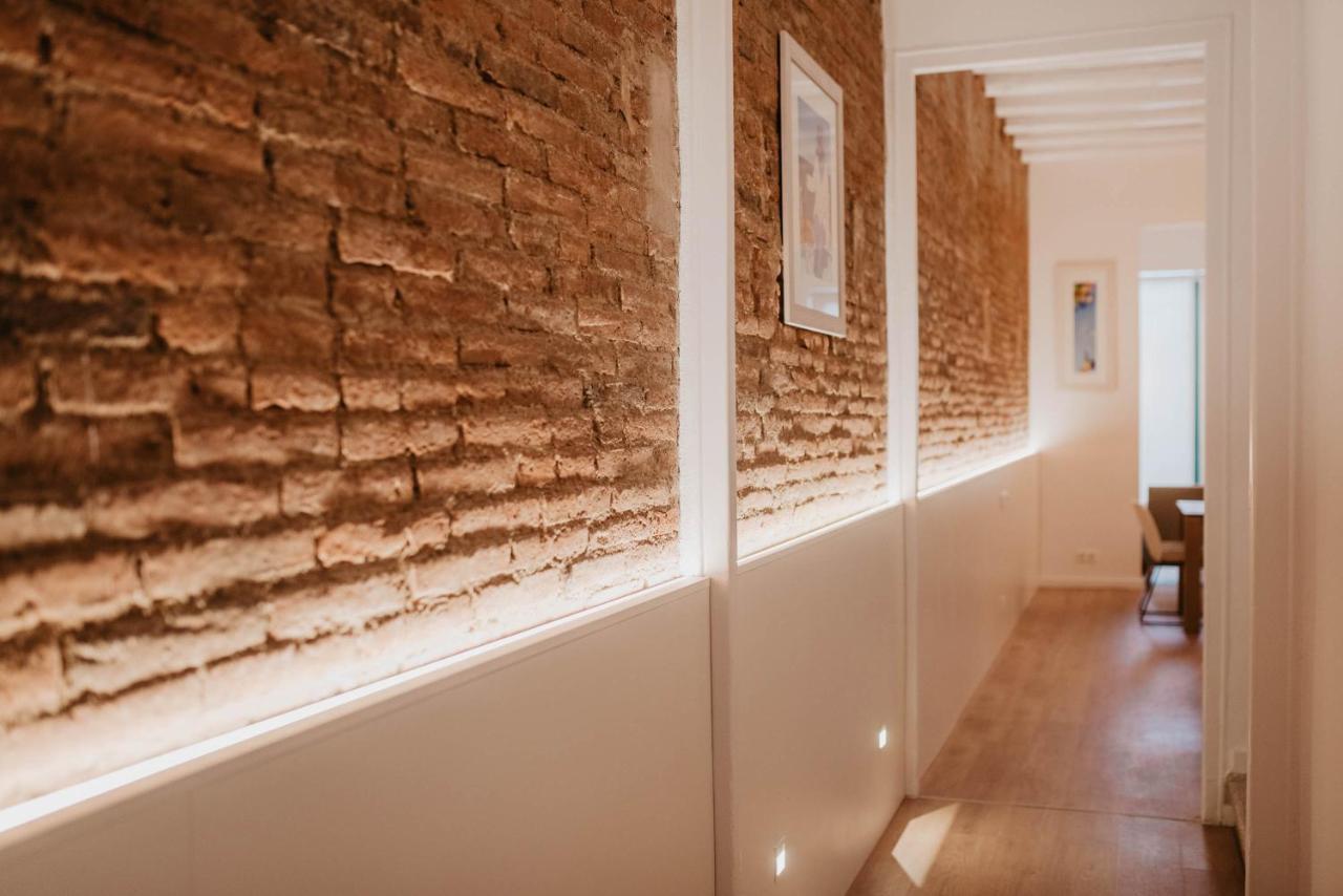 Petit Luxe Volta Bed & Breakfast Terrassa Bagian luar foto