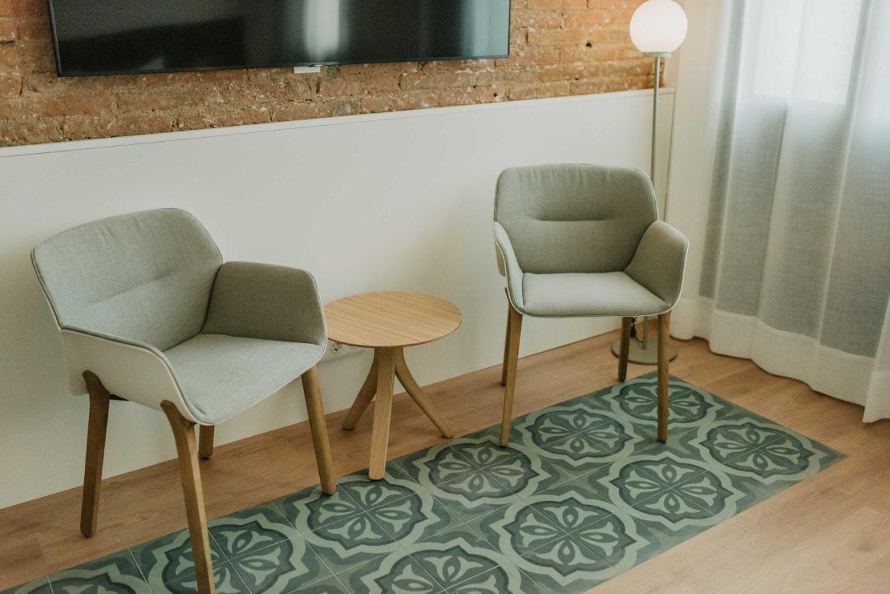 Petit Luxe Volta Bed & Breakfast Terrassa Bagian luar foto