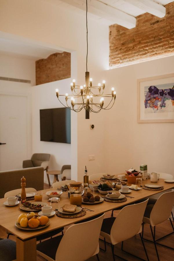 Petit Luxe Volta Bed & Breakfast Terrassa Bagian luar foto