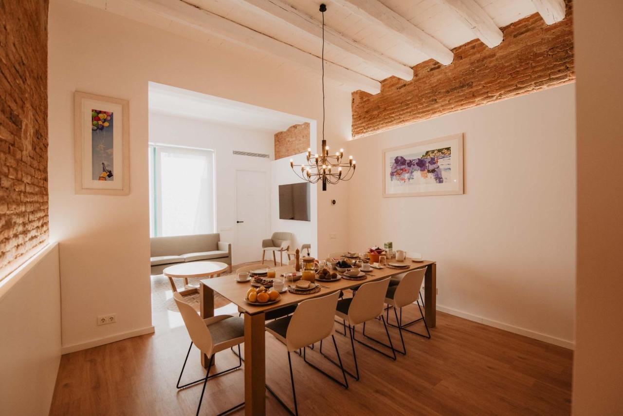 Petit Luxe Volta Bed & Breakfast Terrassa Bagian luar foto