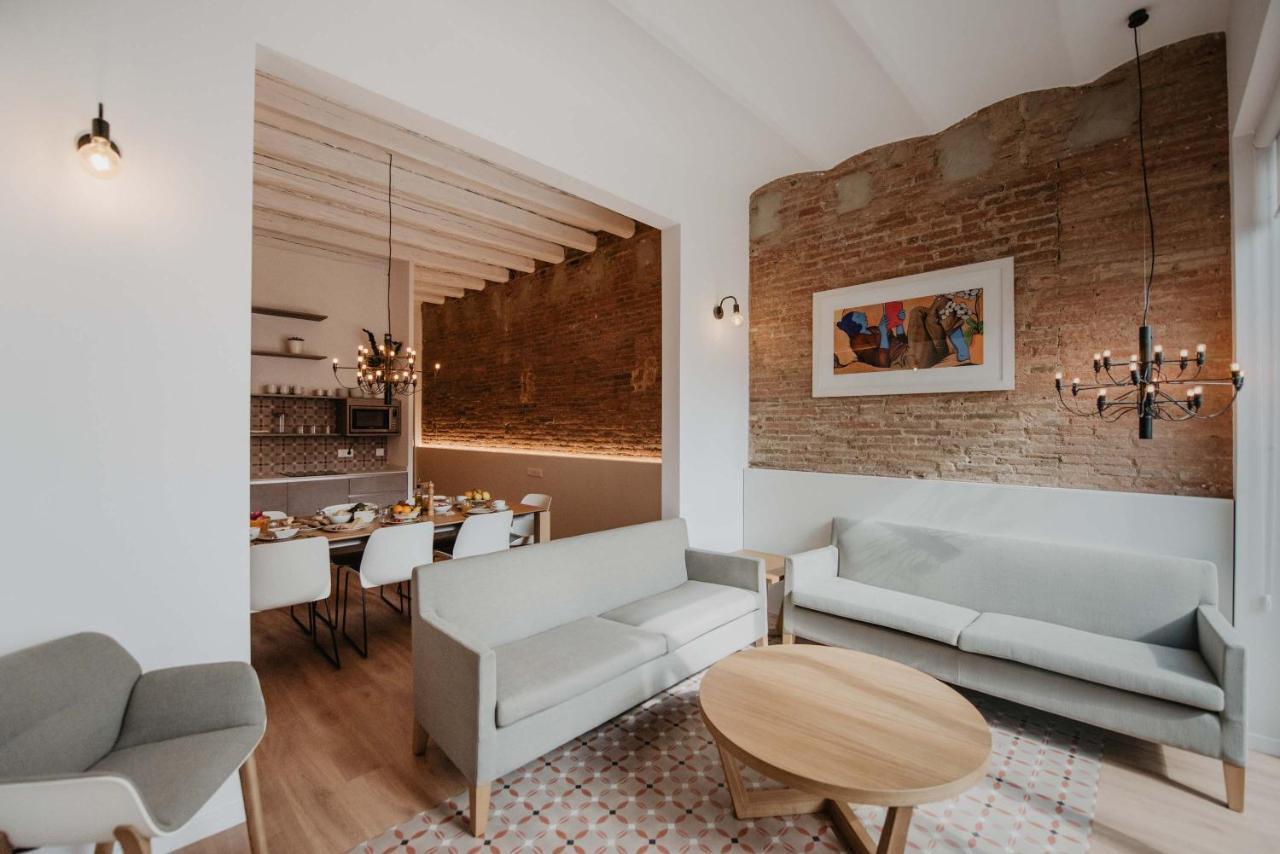 Petit Luxe Volta Bed & Breakfast Terrassa Bagian luar foto