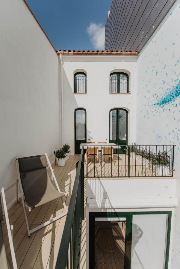 Petit Luxe Volta Bed & Breakfast Terrassa Bagian luar foto