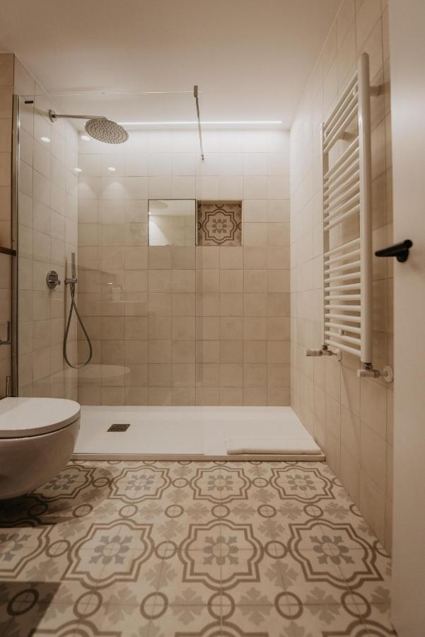 Petit Luxe Volta Bed & Breakfast Terrassa Bagian luar foto